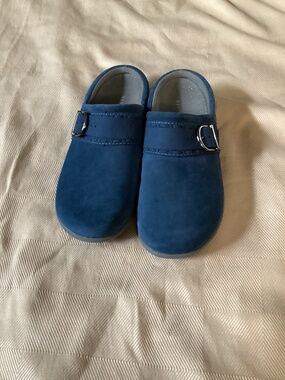 REVITALIGN Orthopedic Suede Mules- Nuevo Southwest Size 9.5B